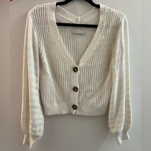 Cream Abercrombie & Fitch cropped sweater